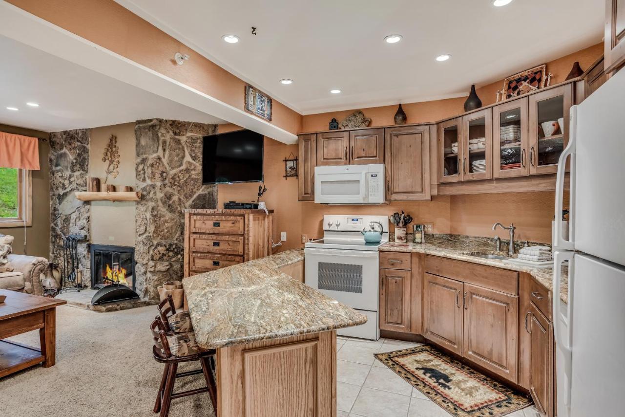 Laurelwood Condominiums 401 スノーマス・ビレッジ エクステリア 写真