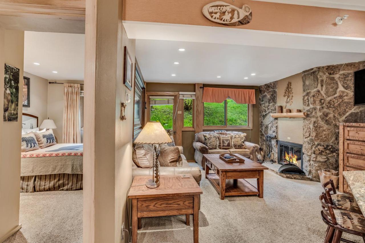 Laurelwood Condominiums 401 スノーマス・ビレッジ エクステリア 写真