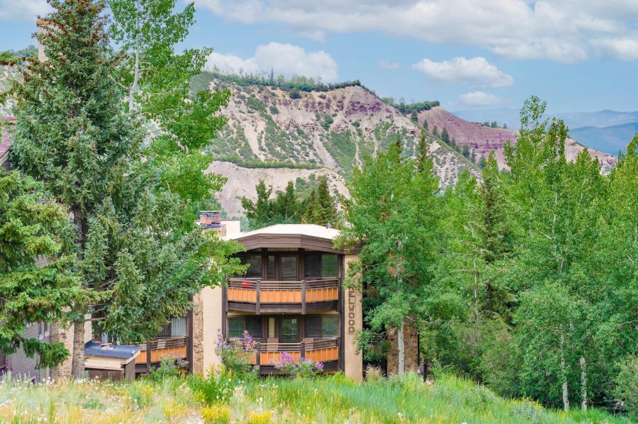 Laurelwood Condominiums 401 スノーマス・ビレッジ エクステリア 写真